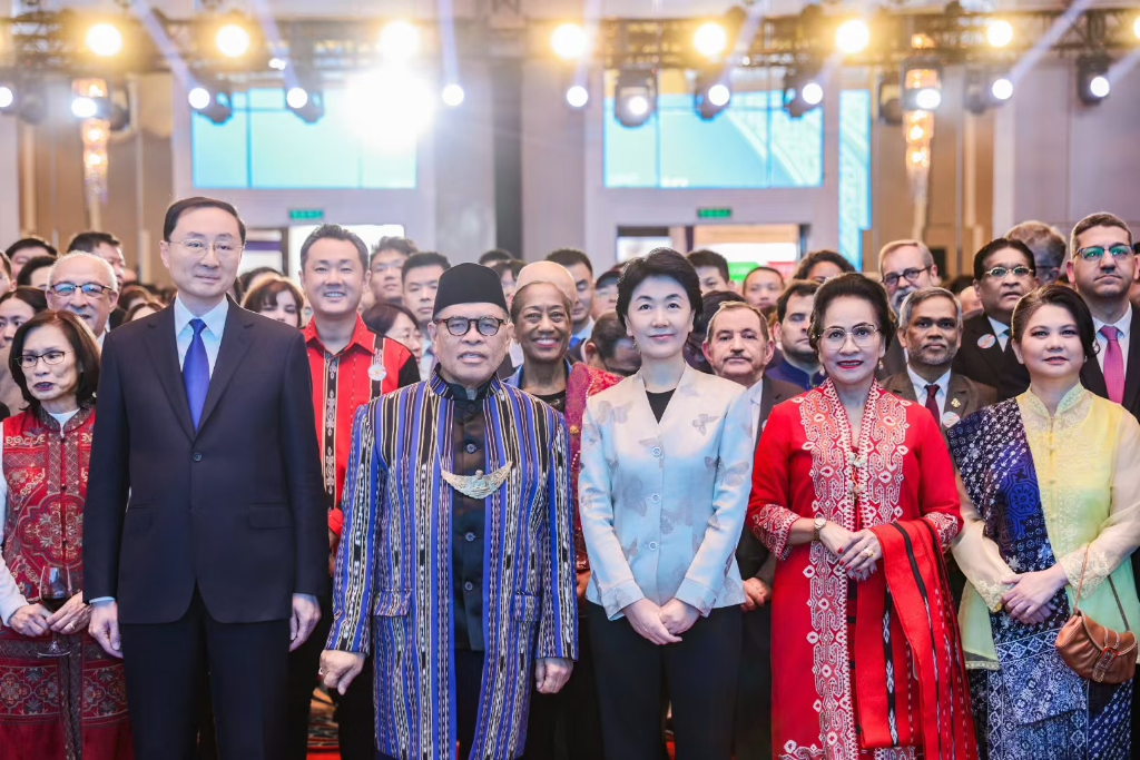 中联部副部长孙海燕应邀出席活动，并与印度尼西亚驻华大使周浩黎举行会晤