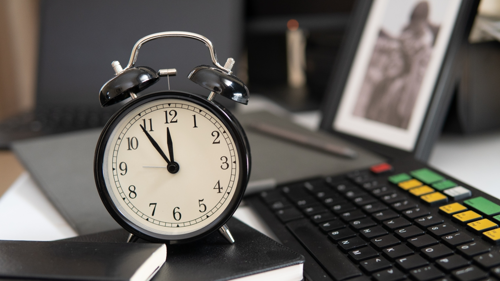 Alarm clock representing accurate time management