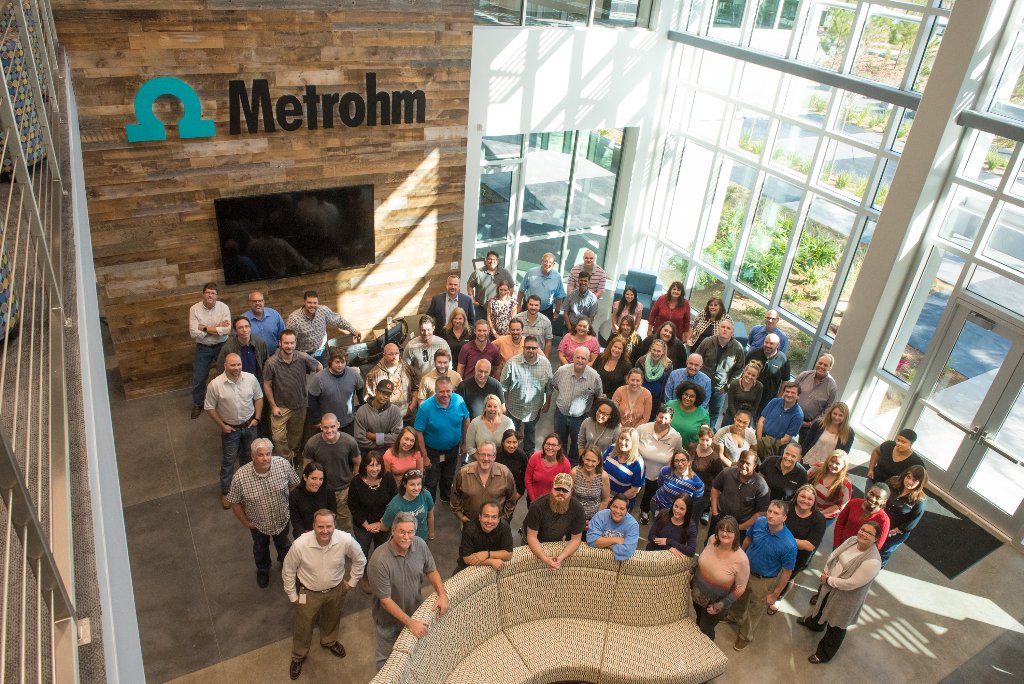 Metrohm company group portrait in new building
