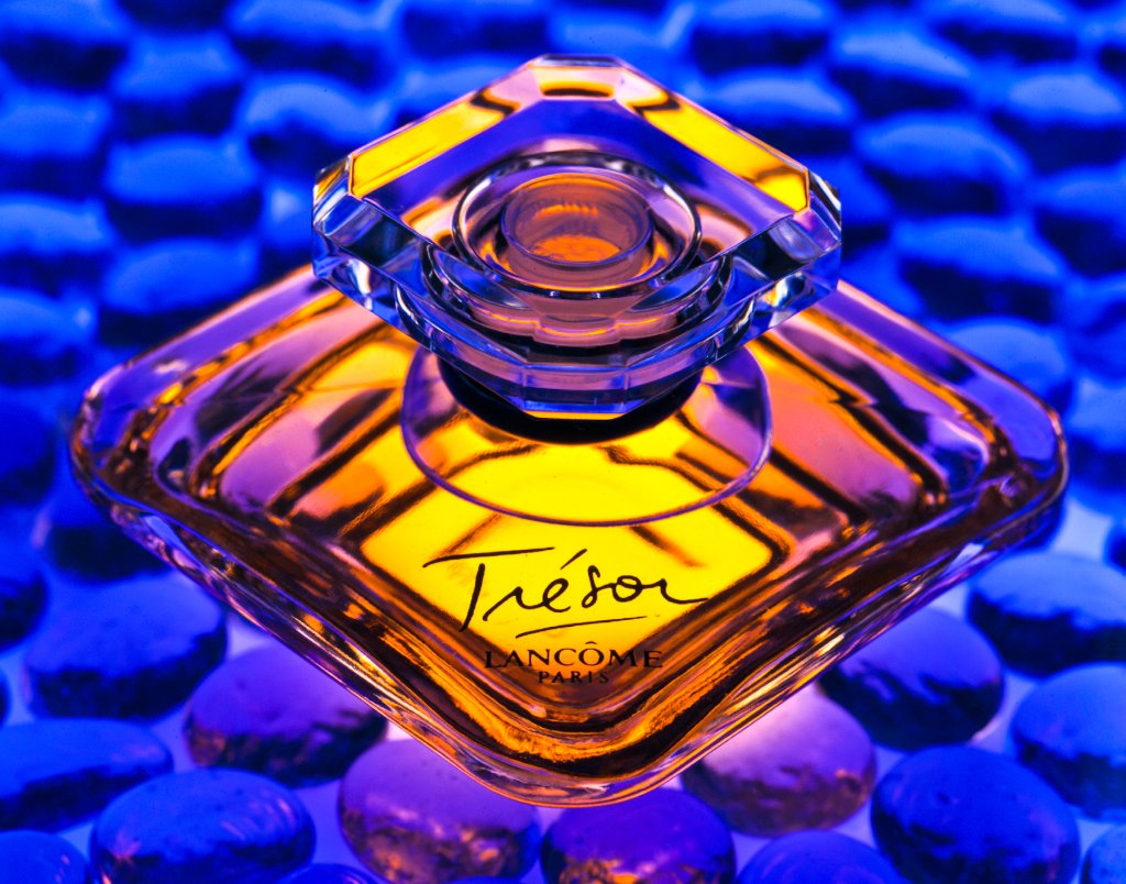 Lancôme Trésor perfume product photography