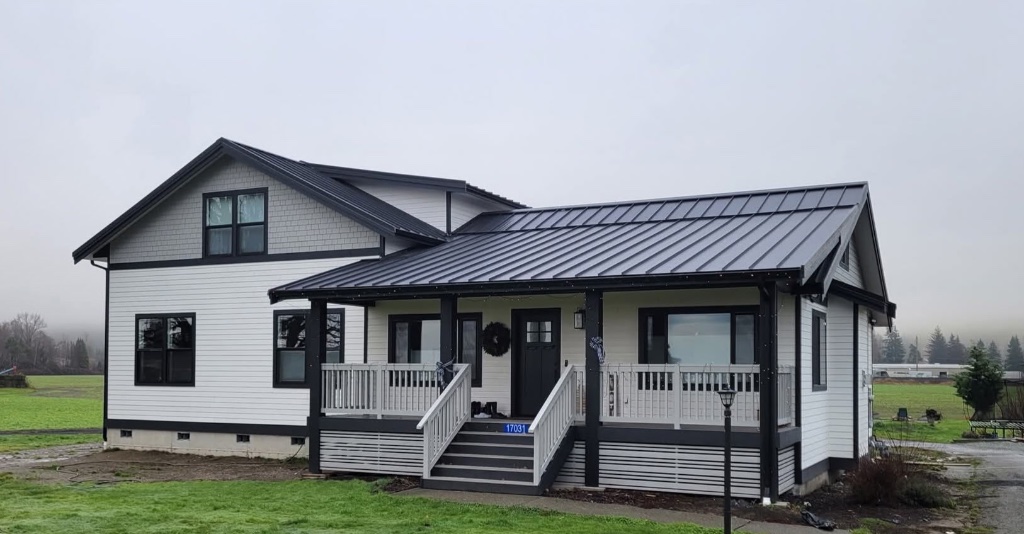 CUSTOM
HOMES