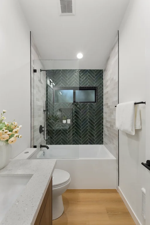 Shoreline residential construction project photo 25