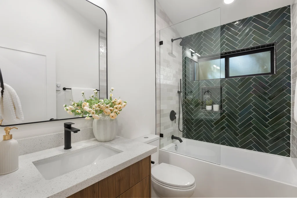 Shoreline residential construction project photo 24