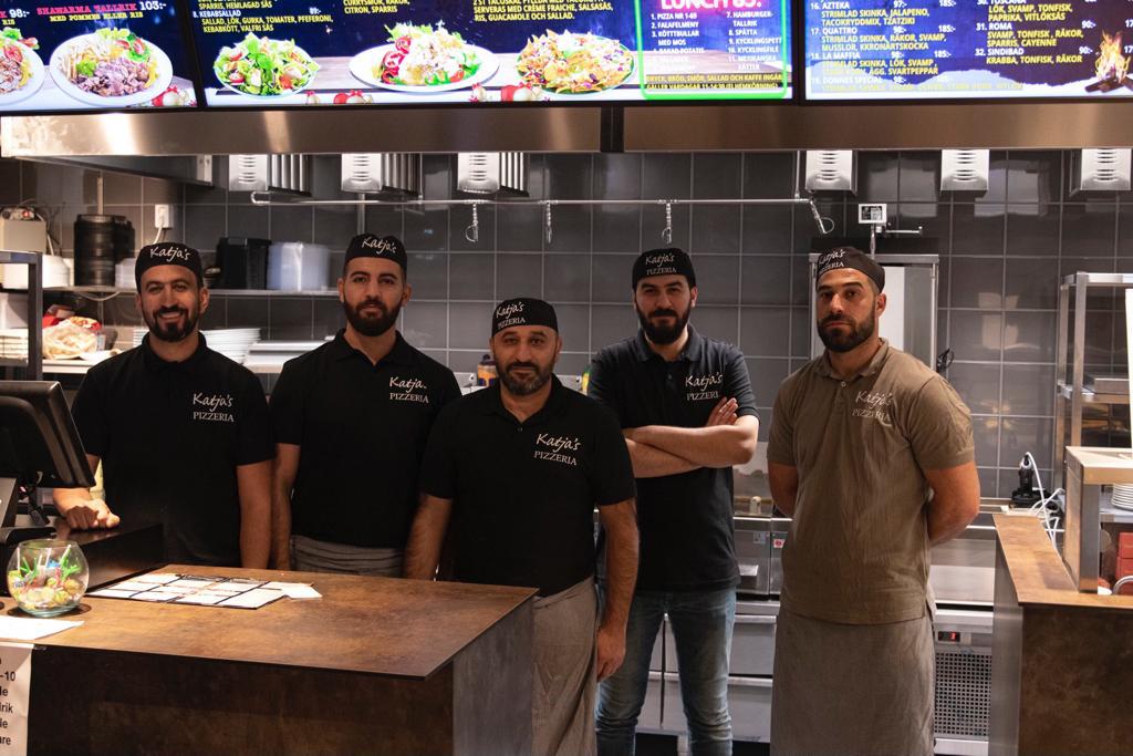 Personalen på Katjas Pizzeria