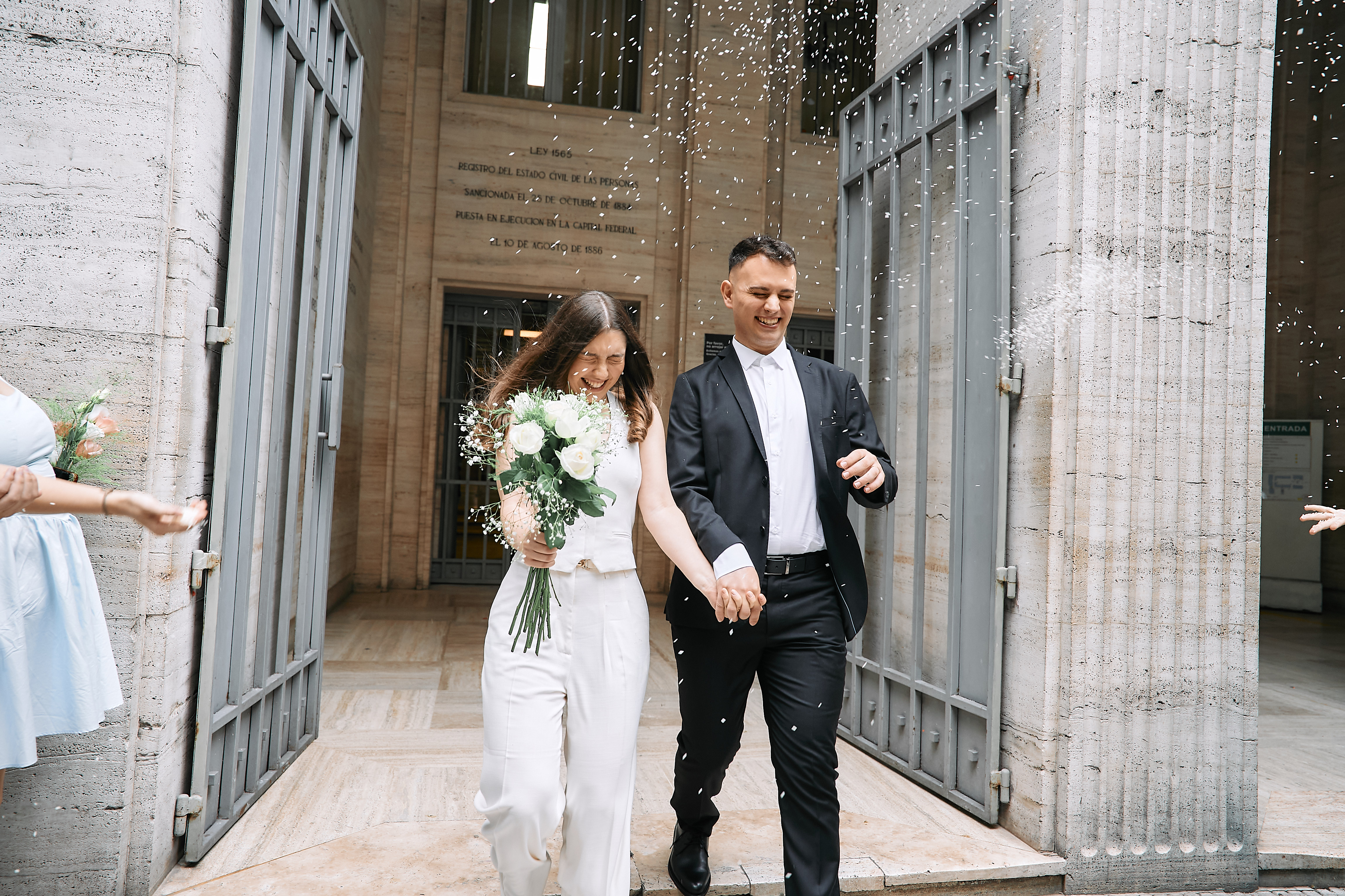 Los novios durante su casamiento