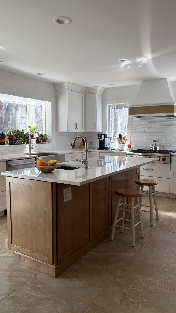 White Shaker Kitchen with Island