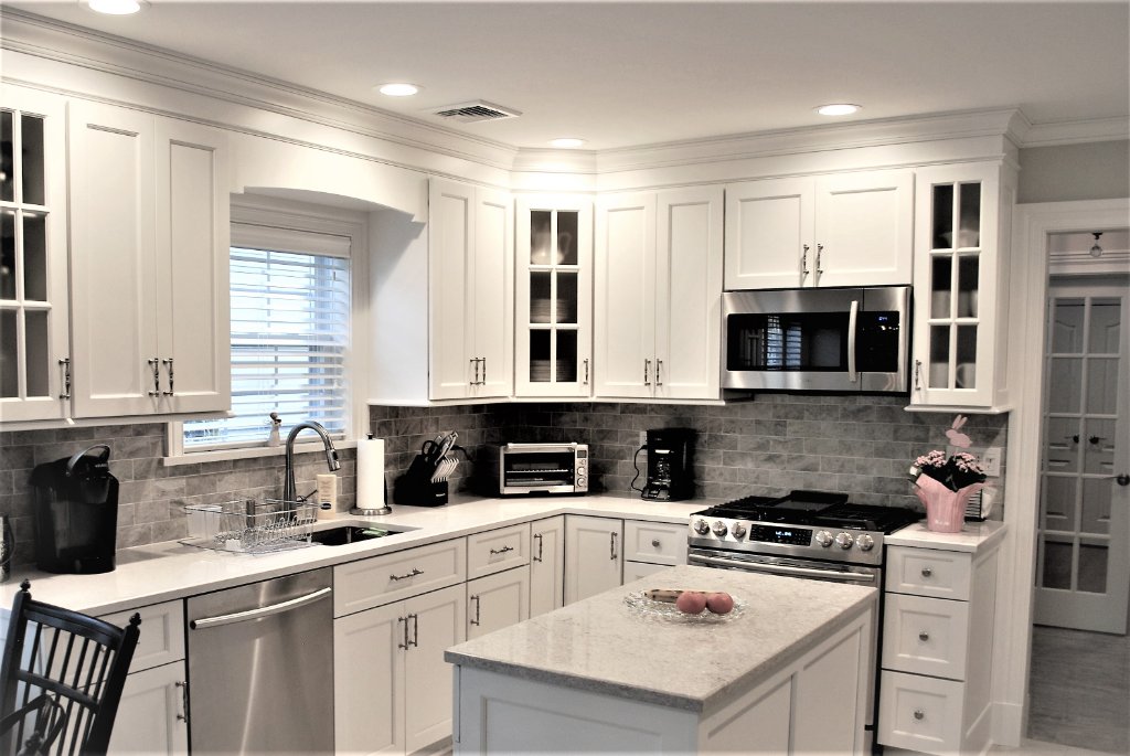 Farmhouse Kitchen with Large Island Seating