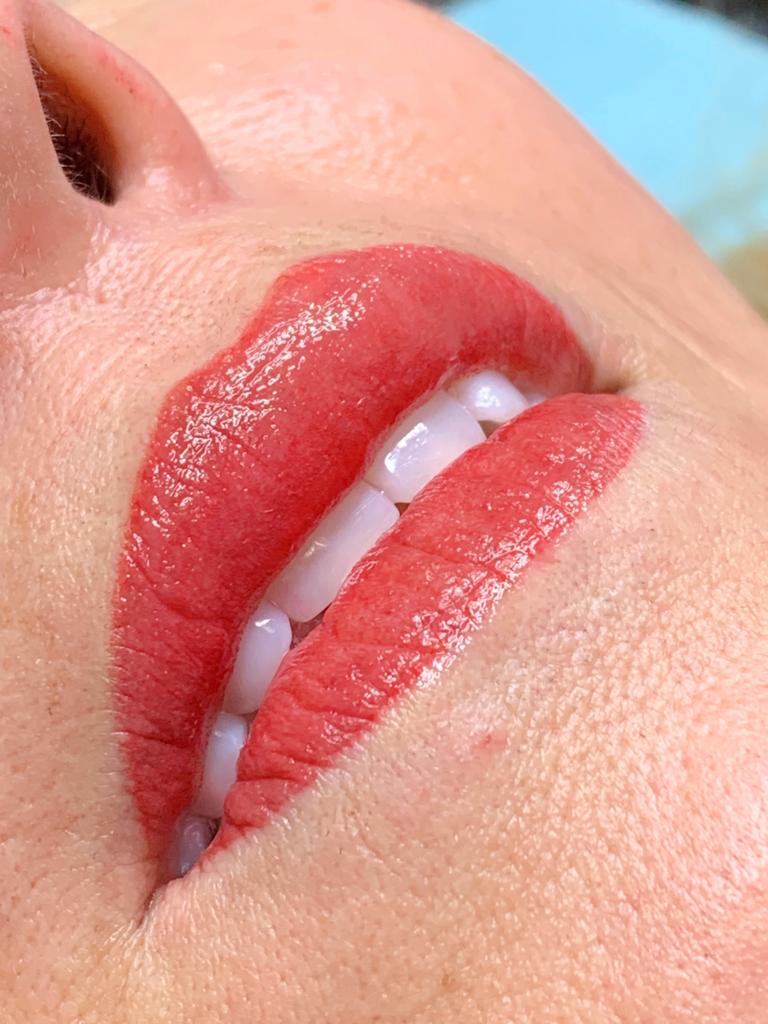Lip Blushing