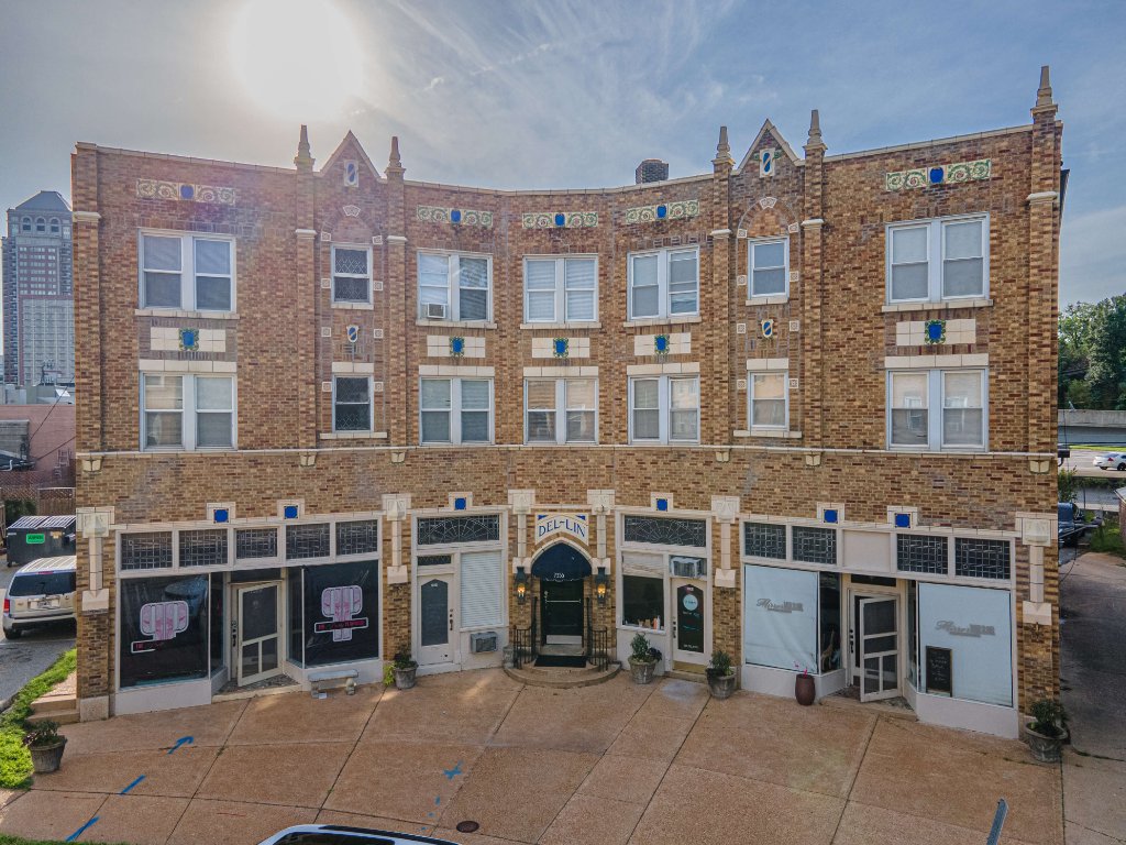 7351 Lindell Blvd — University City, MO