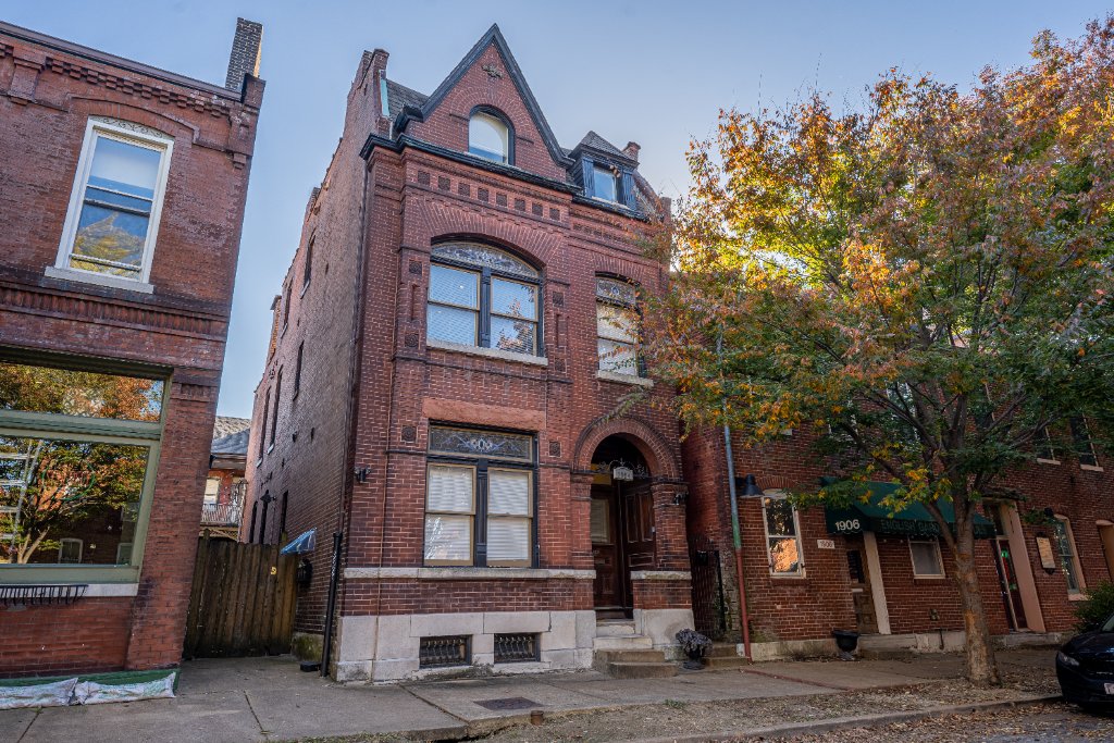 1904 Cherokee St — Benton Park
