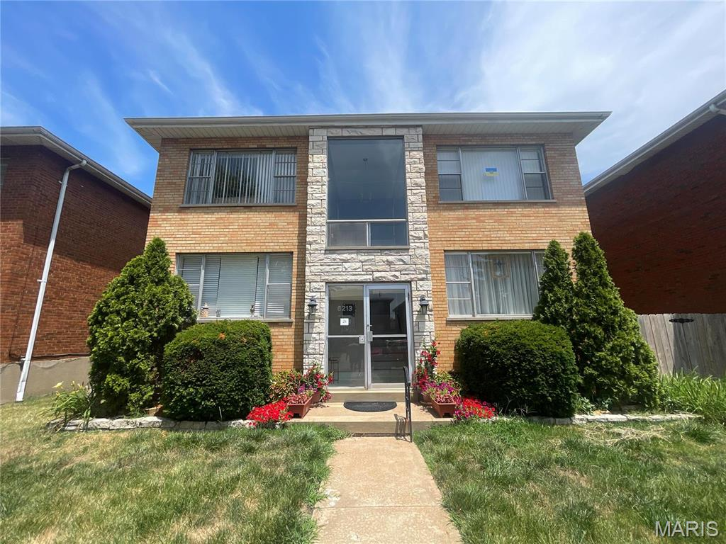 6213 Lindenwood Court, St Louis, Missouri 63109