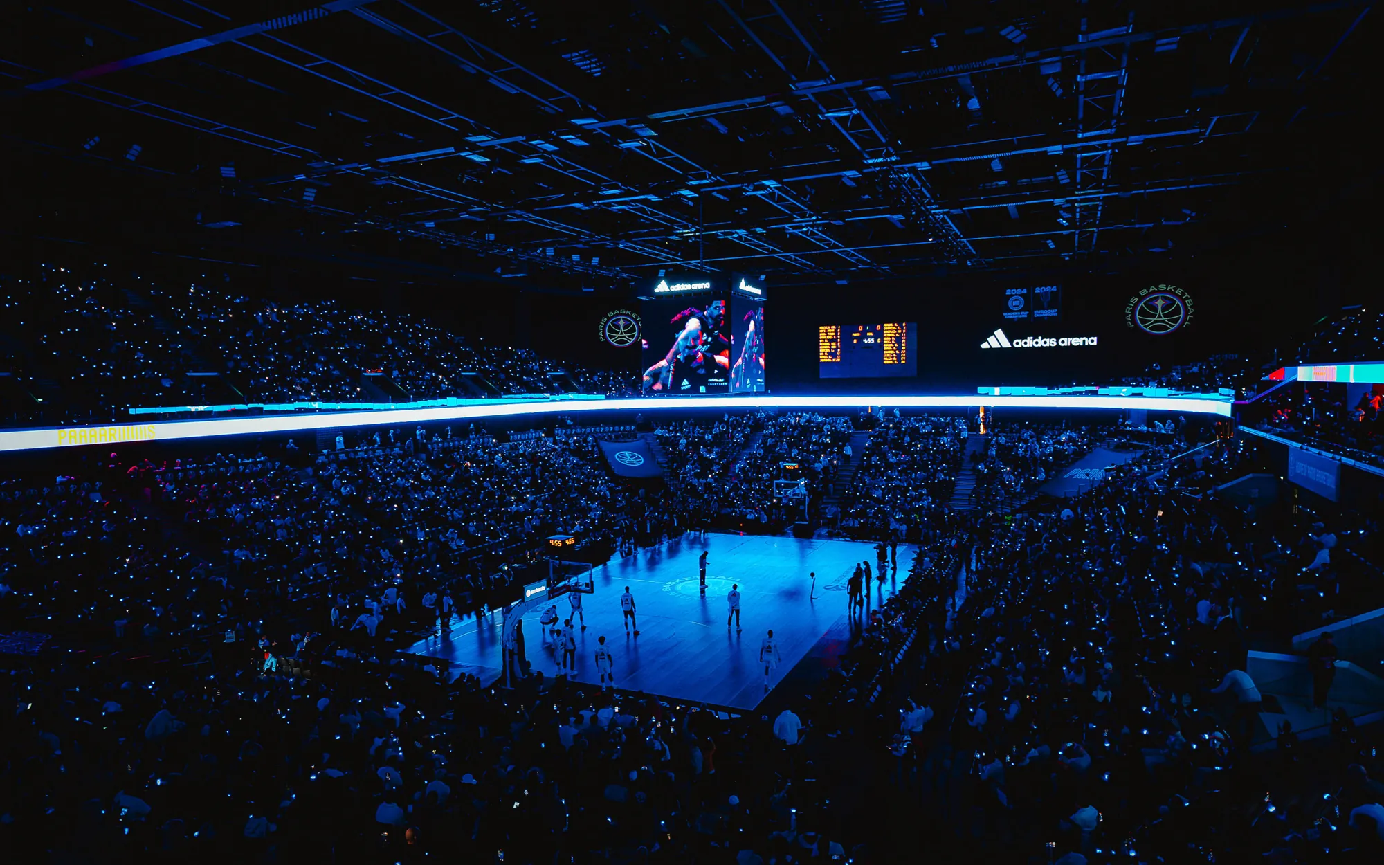 L'adidas arena pleine lors d'un match du Paris Basketball contre le Real Madrid en EuroLeague
