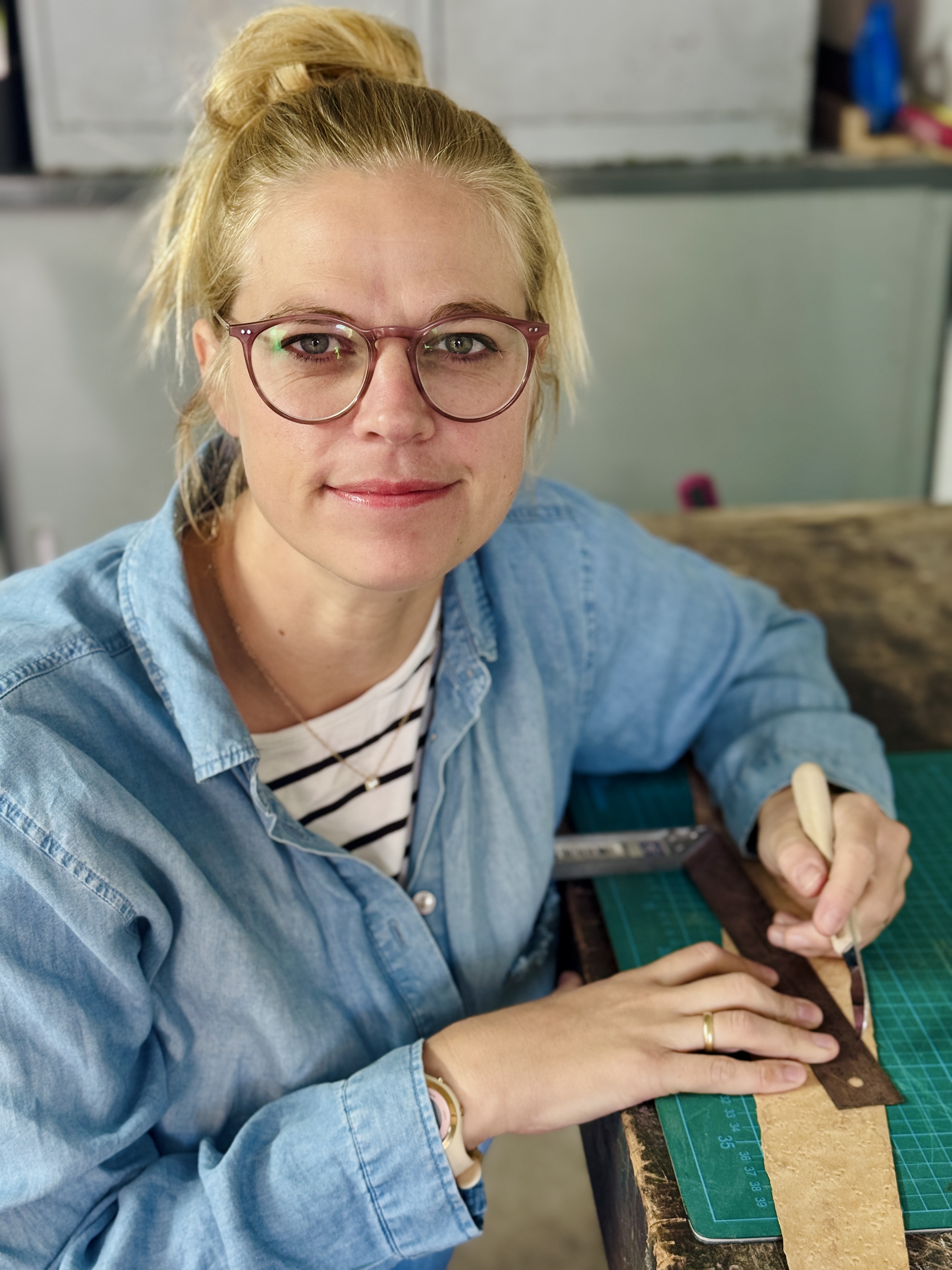 Laura Valente Tischlermeisterin und Restauratorin I Schmuckstueck in Urdenbach Restauratorin I Lemon Times