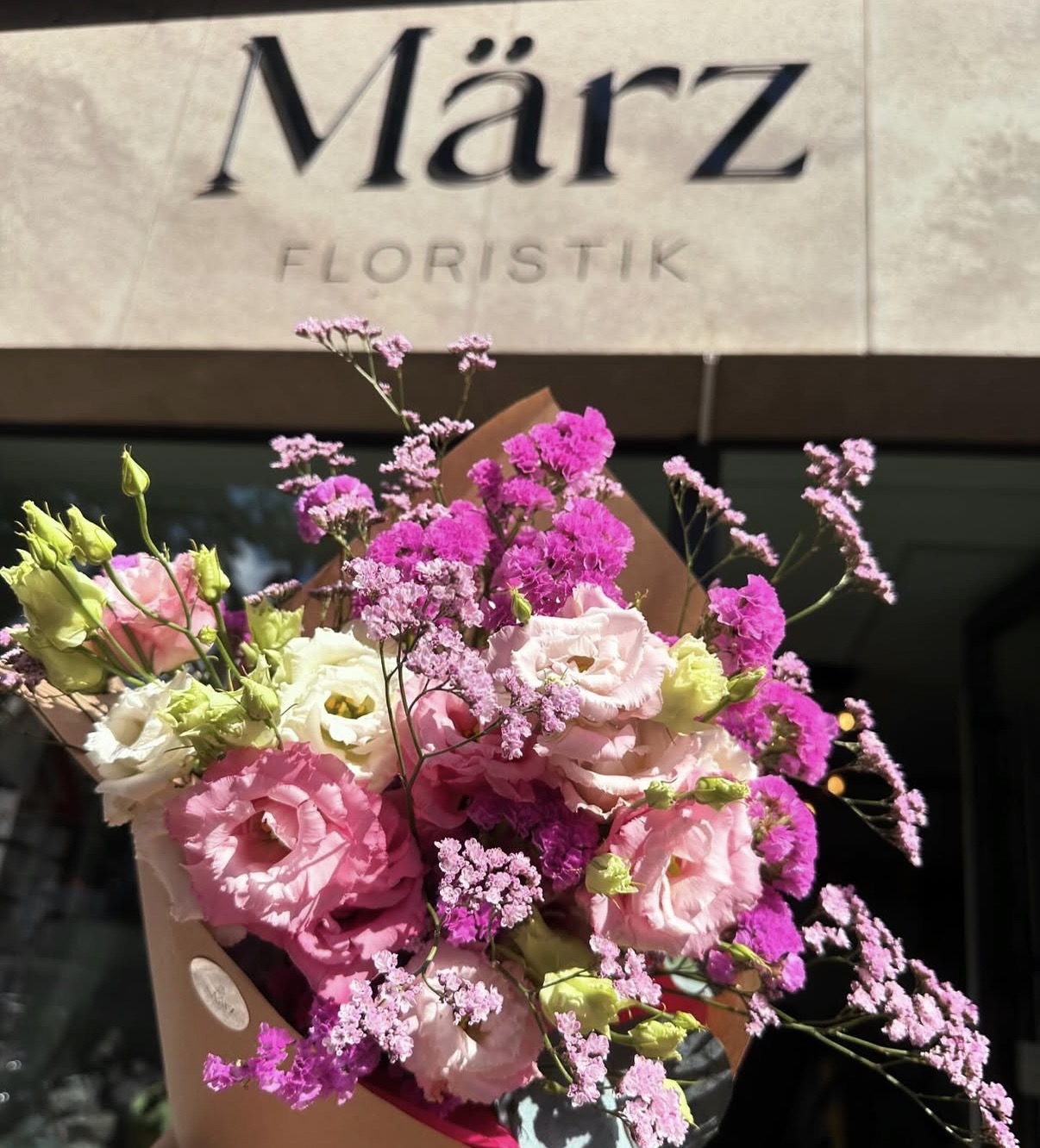 Blumengeschäft Düsseldorf I März Floristik I Lemon Times Blumengeschäft Düsseldorf I März Floristik I Lemon Times