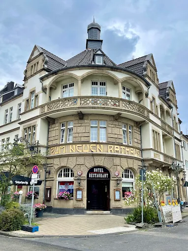Lemon Times Online Magazin Düsseldorf – Zum neuen Rathaus Düsseldorf: Tradition und Innovation in Benrath – Düsseldorf Benrath, Restaurant, Hotel, Gastronomie, Kroatische Küche, Terrasse, Sommerkarte, Gastronomen, BenrathNews, Top Restaurant, Lemon Times Empfehlung, Zum neuen Rathaus, Online Magazin Düsseldorf, Lemon Times, Restaurant Empfehlung Düsseldorf, Benrath Gastronomie