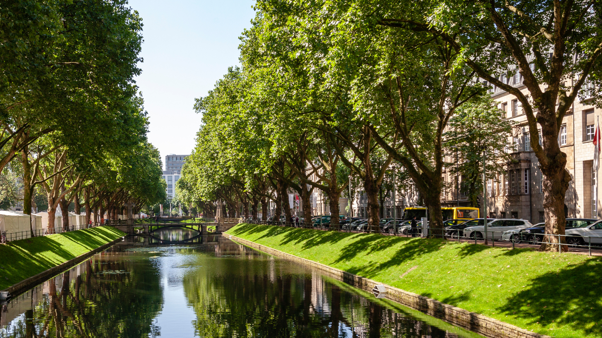 Kö Times – Königsallee Magazin Lemon Times Düsseldorf: Luxusboulevard mit Kö-Graben und Boutiquen