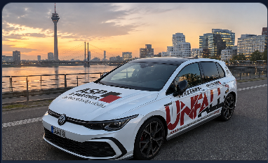 Kfz-Sachverständigenbüro ASP & Partner Düsseldorf – Fahrzeug mit Unfall-Kennzeichnung am Medienhafen – Sachverständige Nasreddin Tachrifet – Lemon Times