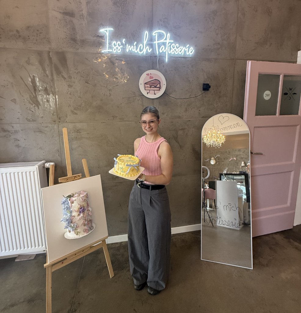 Larissa Remy im Salon der Iss'mich Pâtisserie