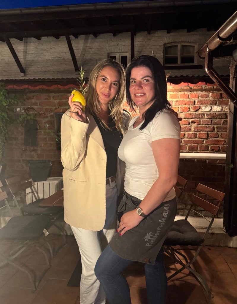 Kristine mit Zitrone im Palmenhaus Benrath | Lemon Times