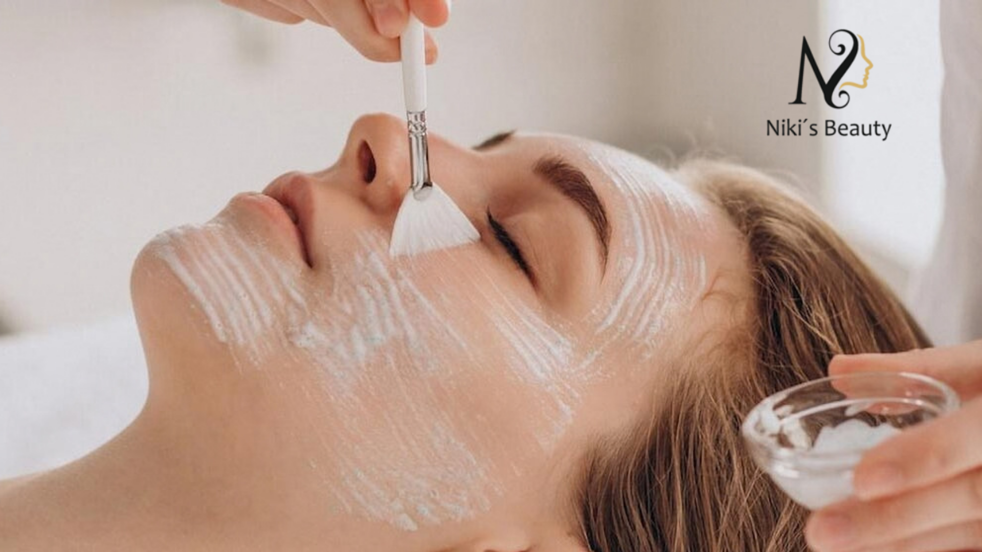 Die Kosmetik-Queen verjüngt und verschönt mit pflegenden Momenten