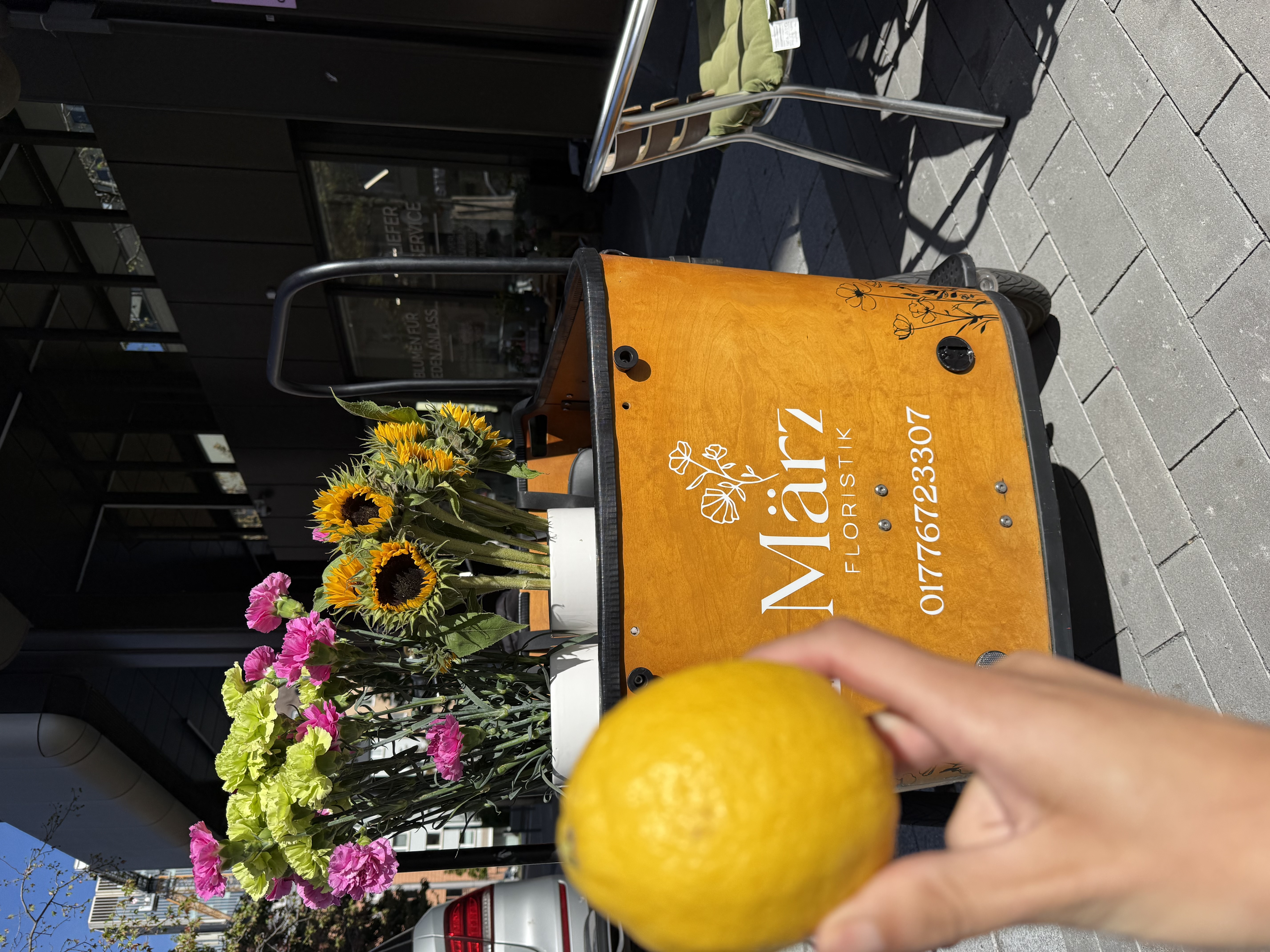 Blumengeschäft Düsseldorf I März Floristik I Lemon Times Blumengeschäft Düsseldorf I März Floristik I Lemon Times