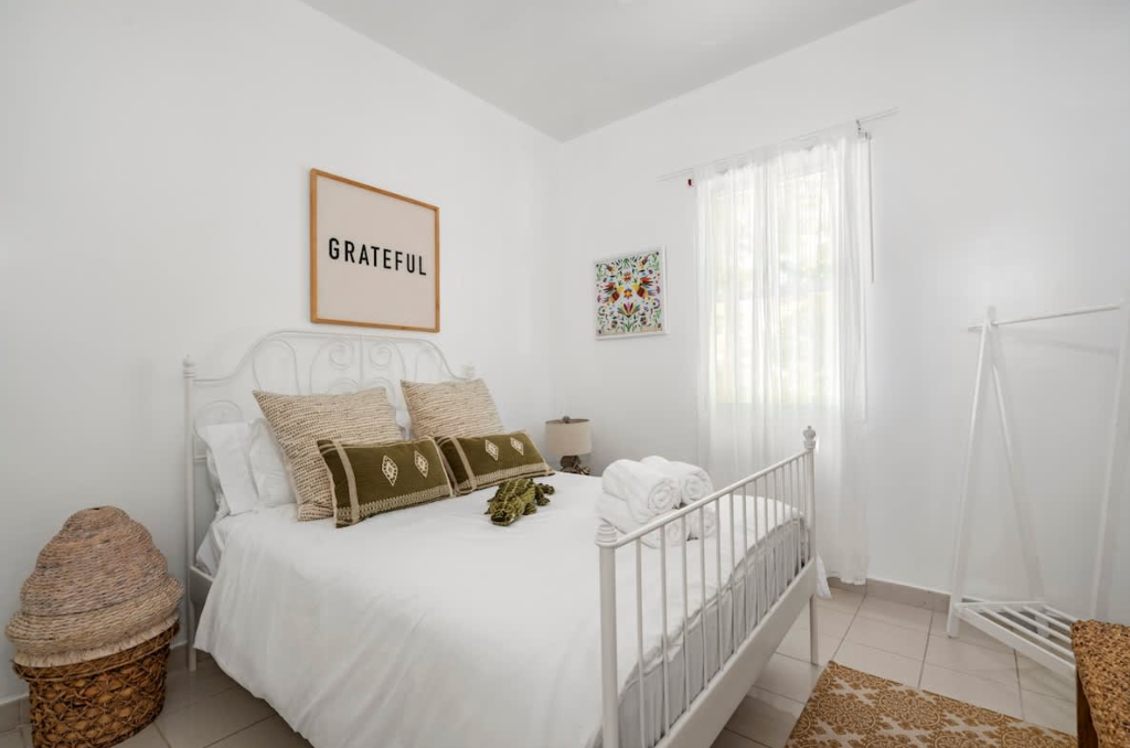 Guest bedroom