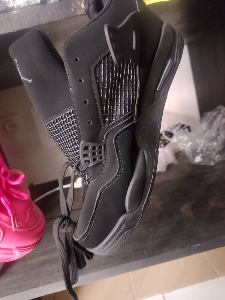 Tenis noire (40 à 45)