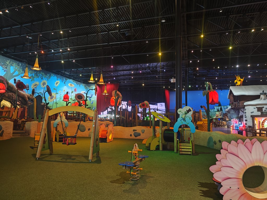 Die Indoor-Spielwelt in Biene-Maja-Optik