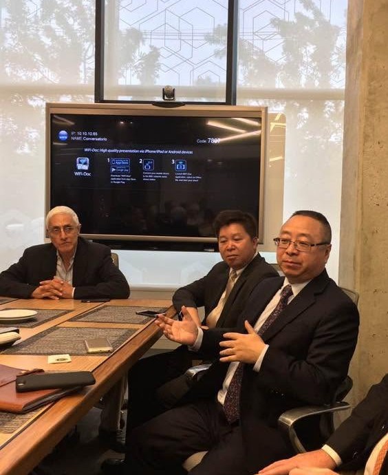 蘇豐原在客戶策略會議中提供跨境家族辦公室顧問