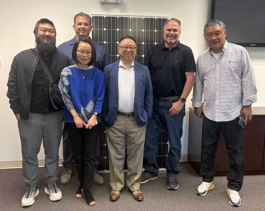 Mr. Su with a manufacturing client in Chicago