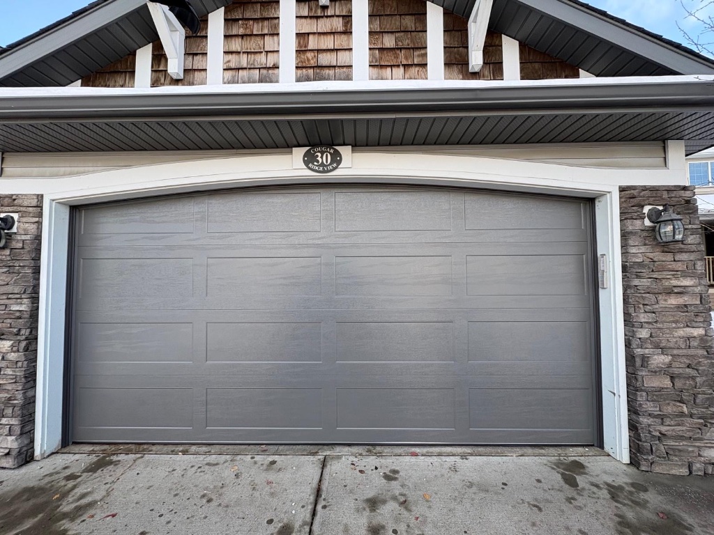 Raised Panel — Charcoal Wood Grain