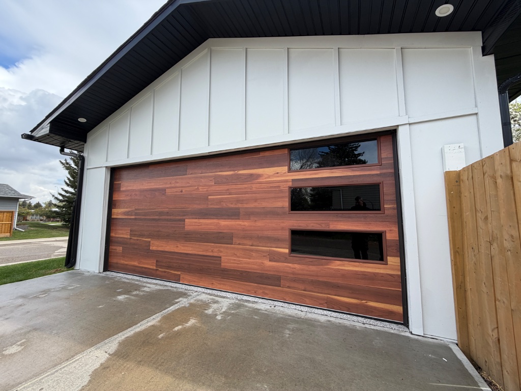 Plank Design — Wood Grain with Windows