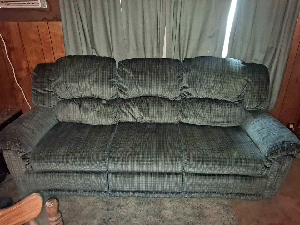 Reclining Sofa with Center Console