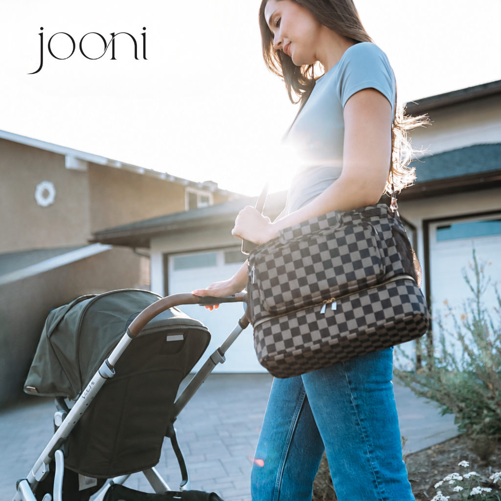JOONI Checkered Cocoa stroller caddy story 10