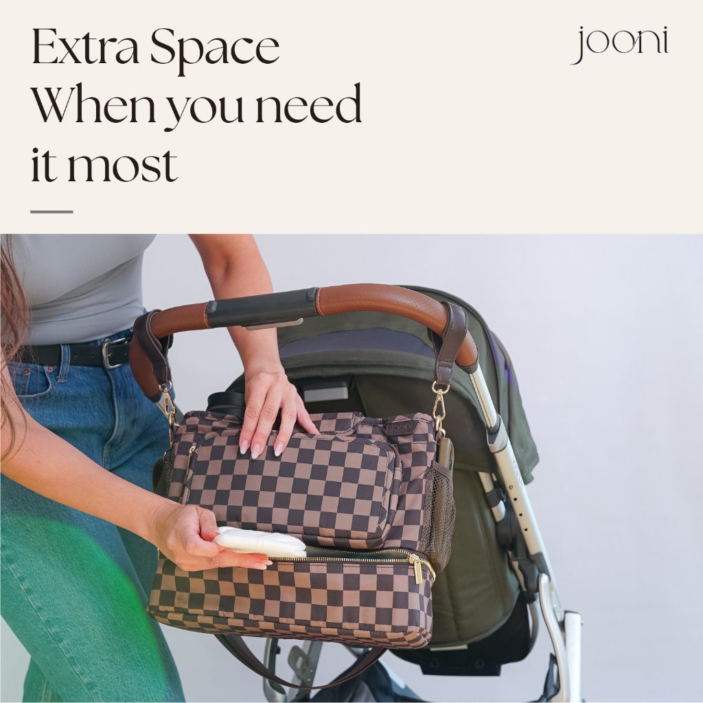 JOONI Checkered Cocoa stroller caddy story 6