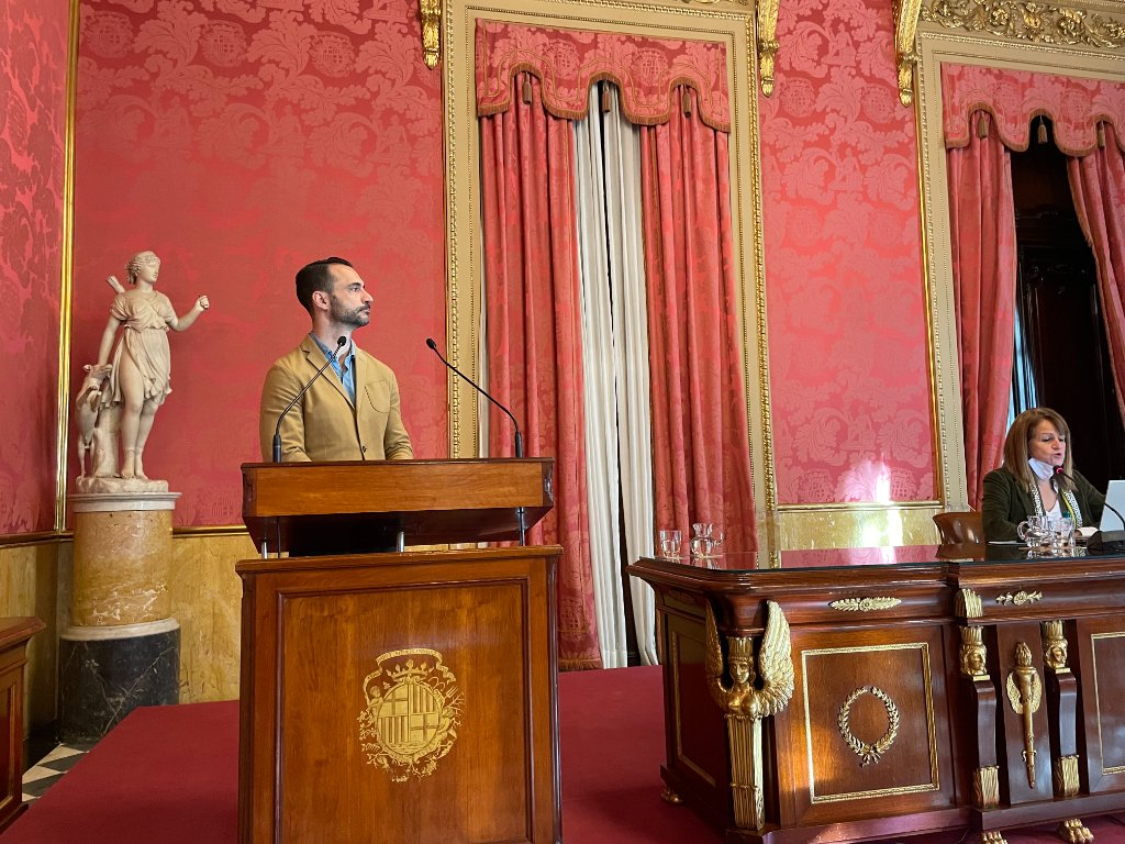 Javier Corral — ponente en el Ayuntamiento de Barcelona