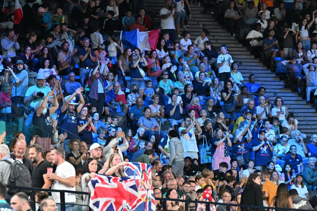 Full arena crowd at Paris 2024 Paralympics basketball