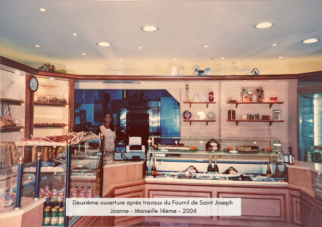 2004 — Réouverture après travaux du Fournil de Saint Joseph, Marseille 14ème — la boutique grandit, la famille reste