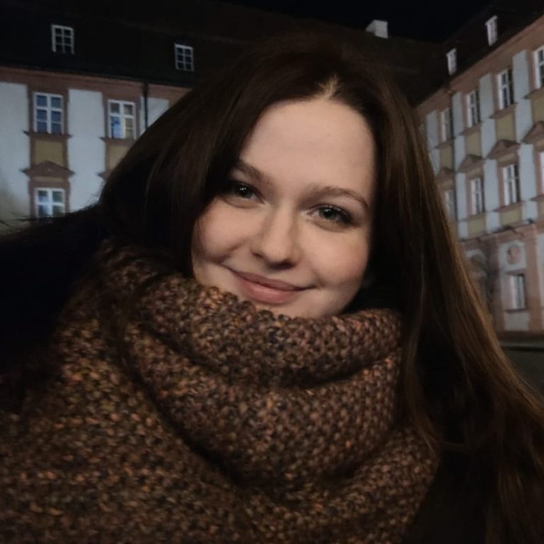 Anna Lewen, Art Lead und Illustratorin bei Everplay Studio.