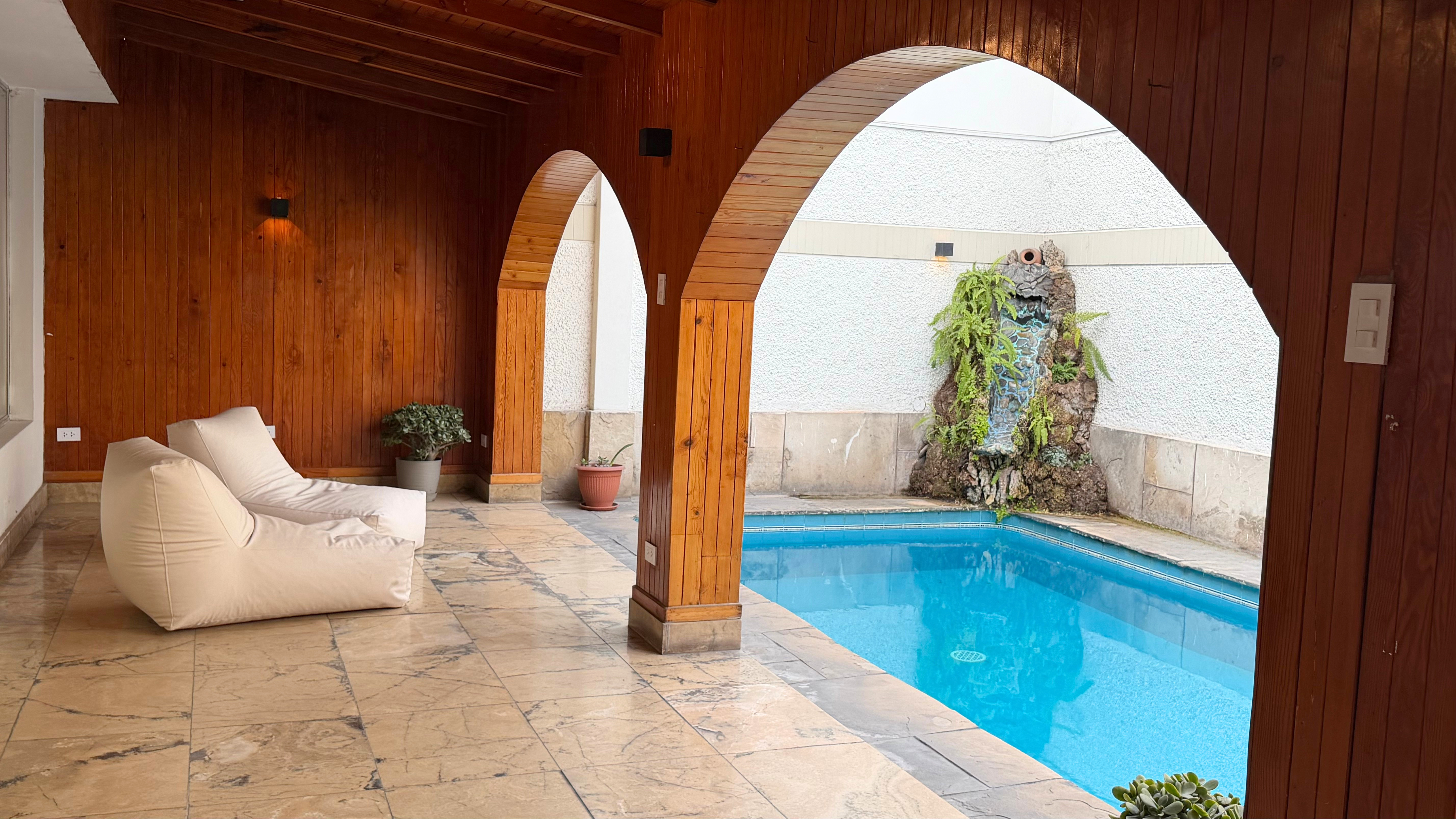 WELLHAUS pool lounge