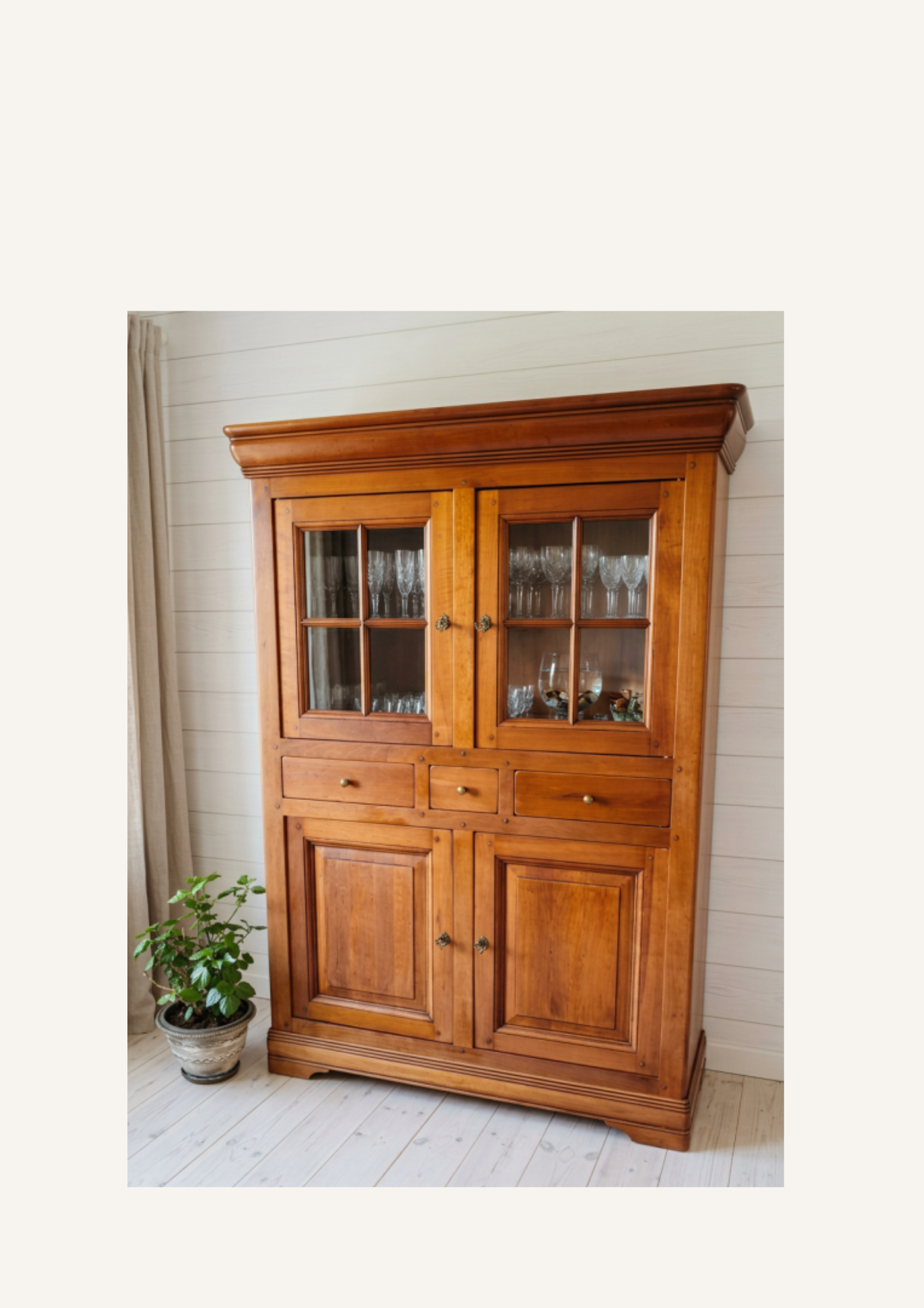 Buffet haut vitré miel