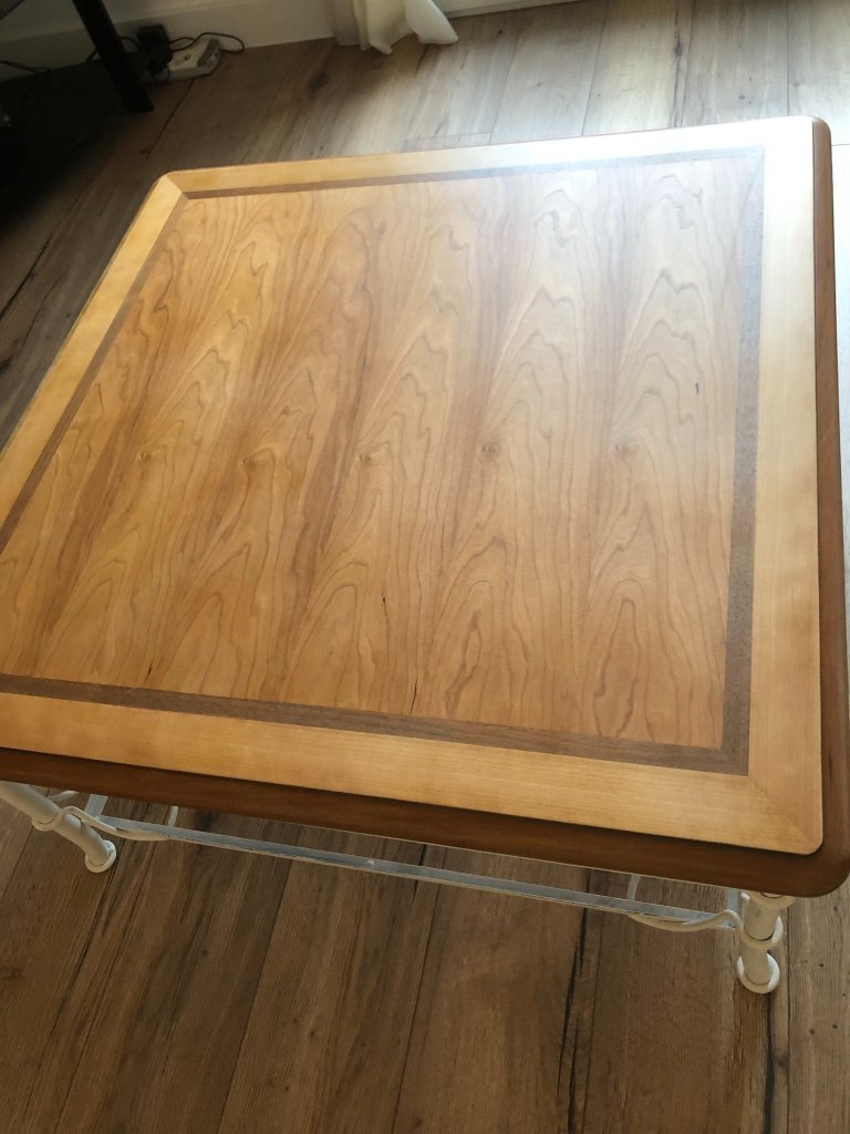 Table carrée marquetée
