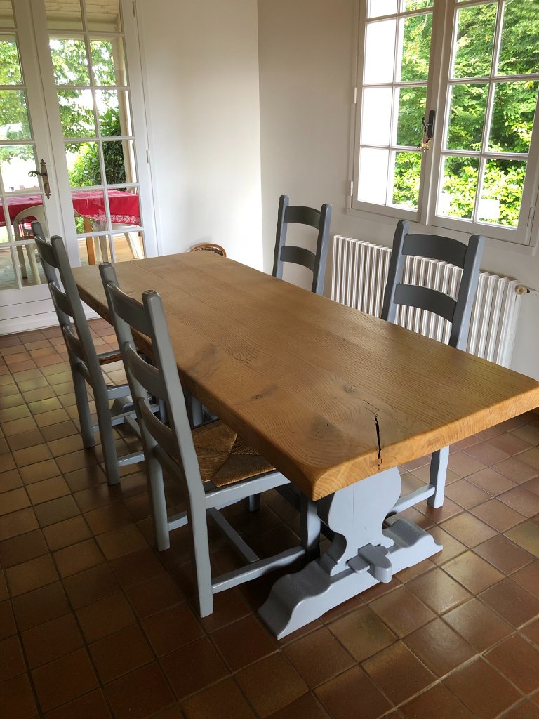 Table chêne piètement gris