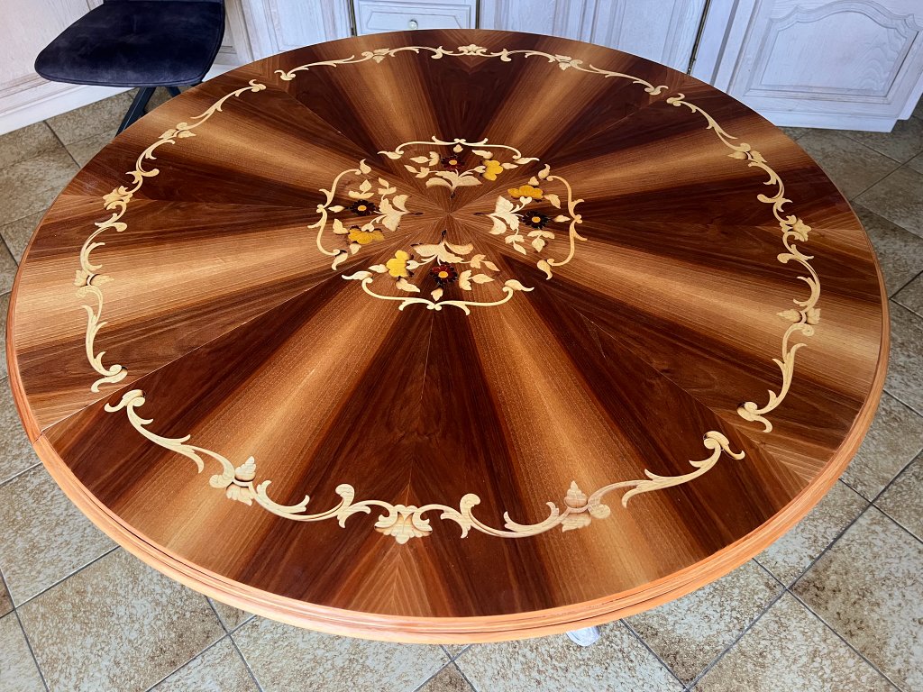 Table ronde marquetée