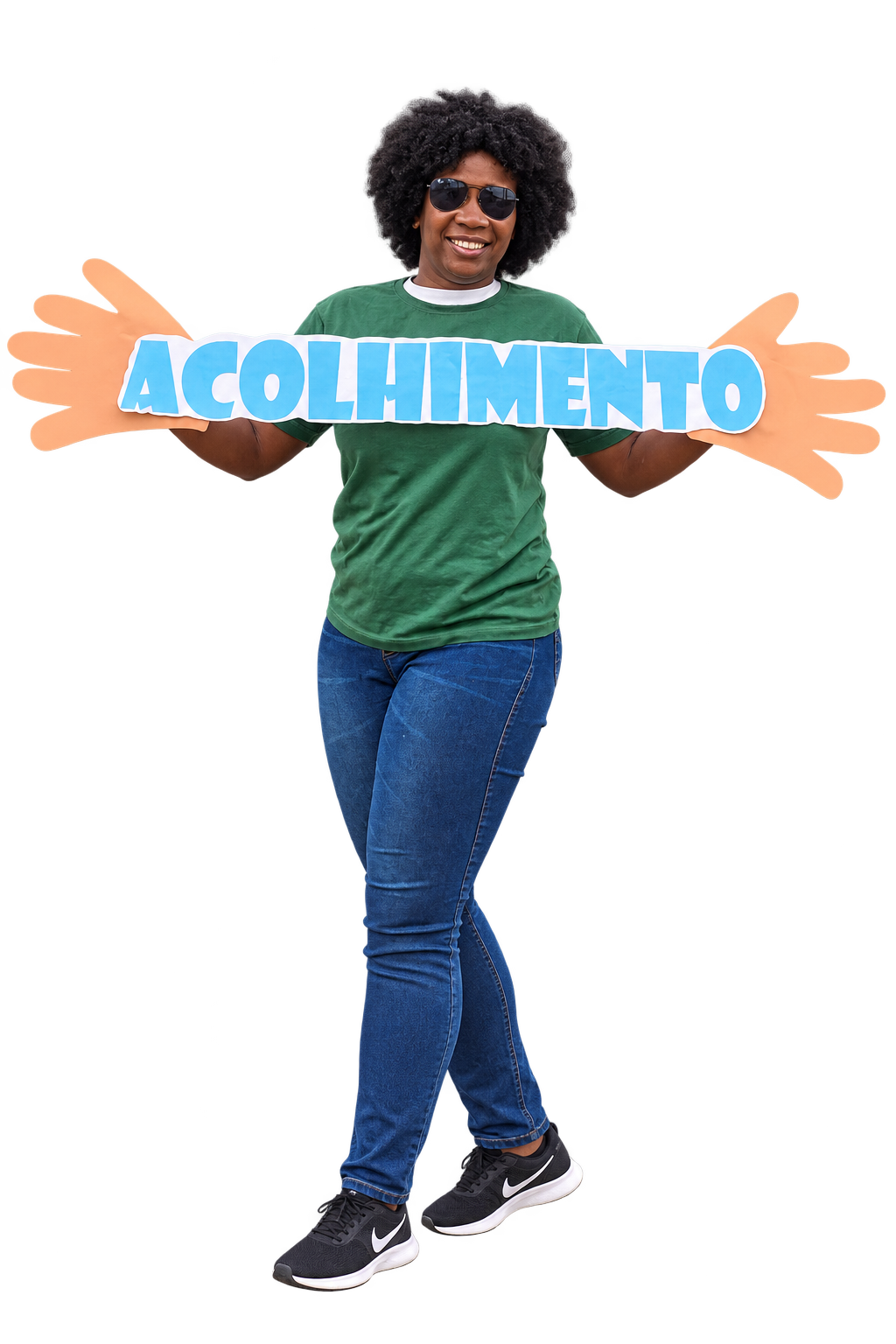 Voluntária segurando o banner ACOLHIMENTO