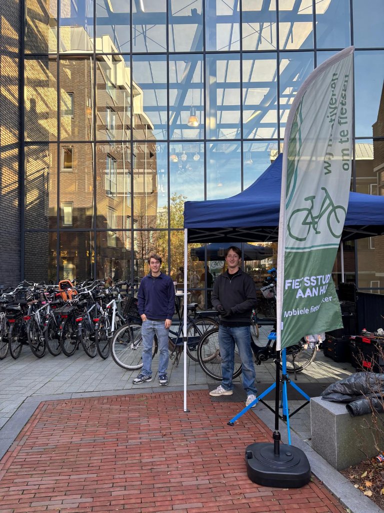 Tijmen en Chiel van Fietsstudent Aan Huis bij de Jaarbeurs