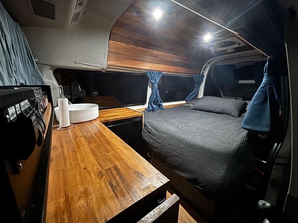 Timber kitchen & fixed double bed