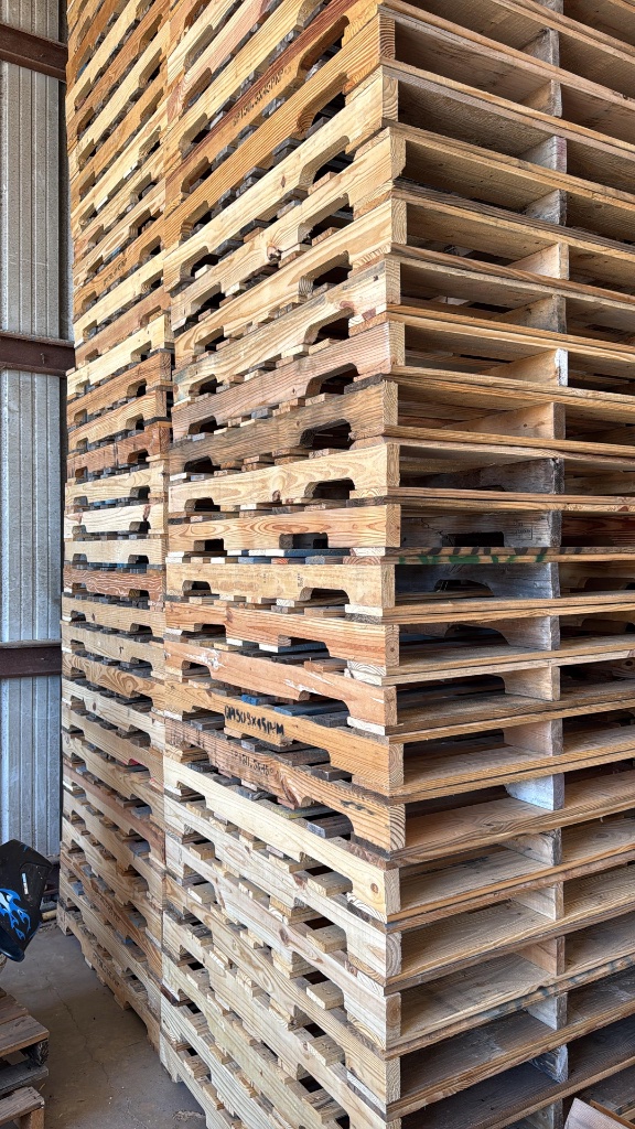 Standard Wood Pallets