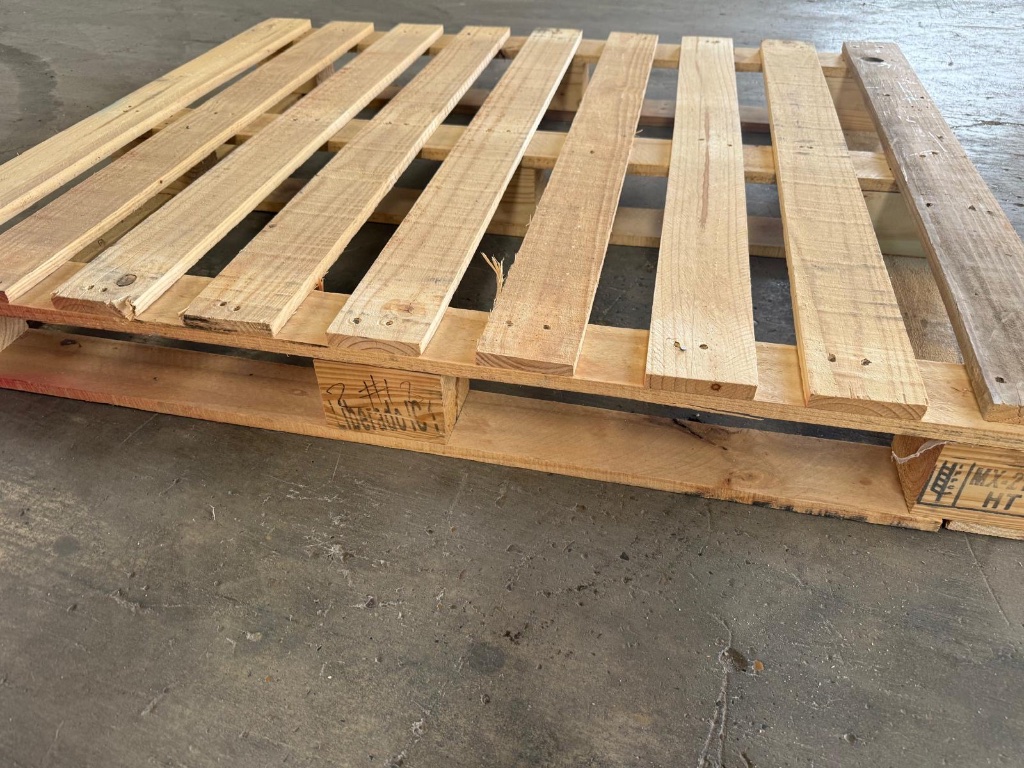 Heavy-Duty Pallets