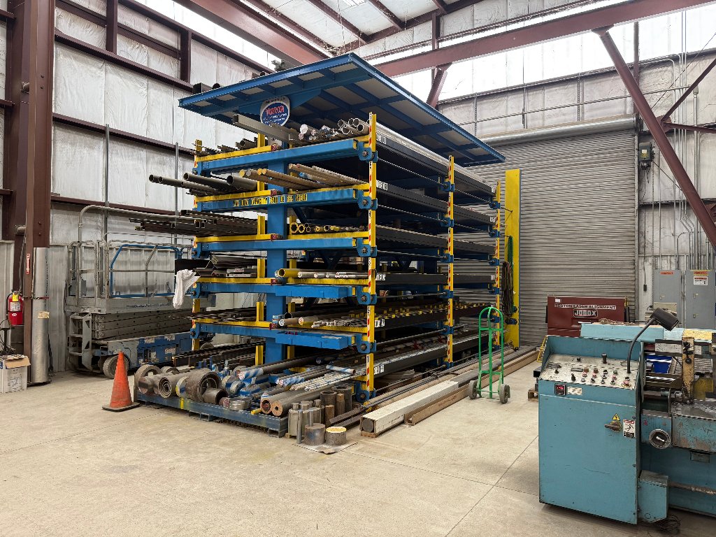 Raw material storage cantilever rack